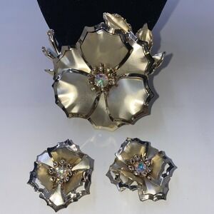 Vintage Signed BSK Matte Gold Tone Flower Brooch 2" 1960's Brooch & Earrings